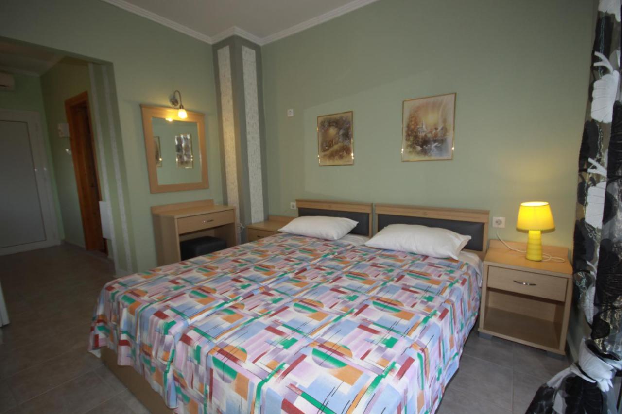 Zephyros Rooms Órmos Panajías Eksteriør bilde