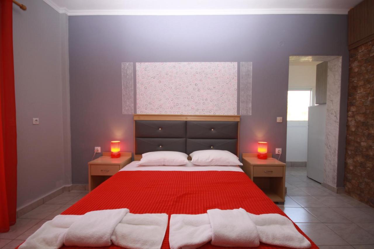 Zephyros Rooms Órmos Panajías Eksteriør bilde